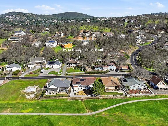 3rd image of 18712 Hidden Valley Road
