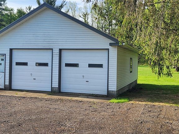 3rd image of 13993 Butternut Rd