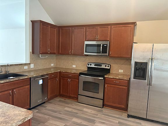 4th image of 113 Granite Path