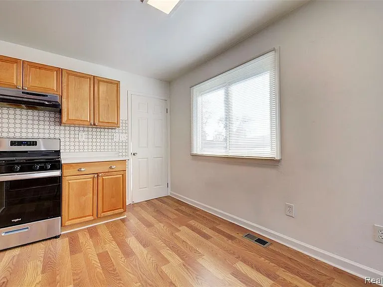 35030 Michelle Dr — Photo 16