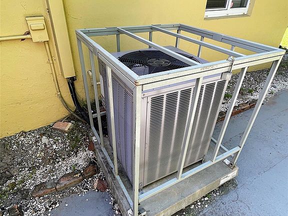3rd image of 1720 NW 18th Street