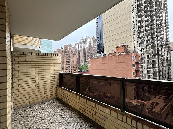 4th image of 311 E 38th St APT 9C