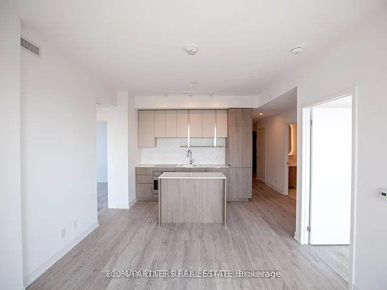 15 Holmes Ave #1704 — Photo 2