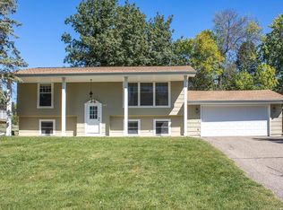 6588 Bluebird Dr, Osseo, MN 55369