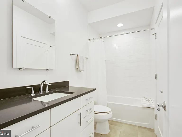 1527 Cuba St — Photo 18