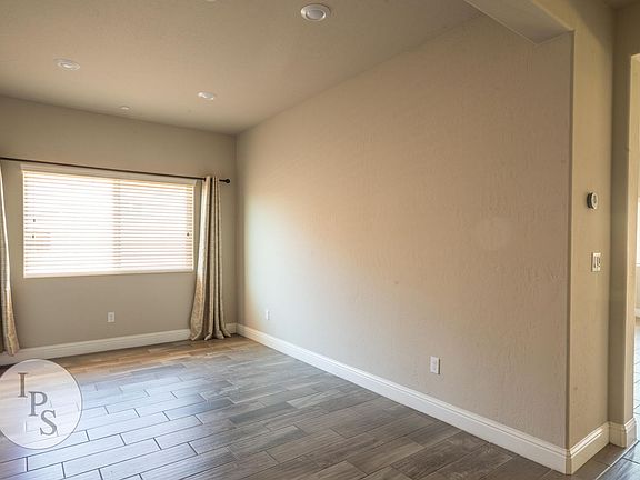 3rd image of 2125 Las Rosas Ave