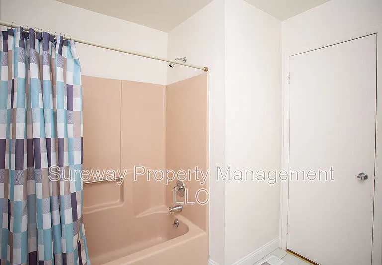 2147 Harbour Dr — Photo 37