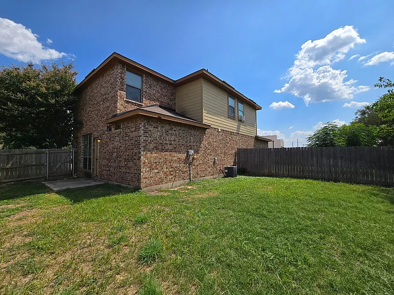 203 Anne Louise Dr — Photo 24
