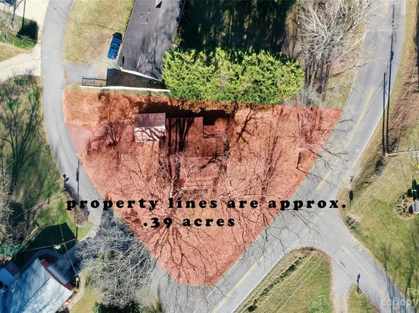 61 Chapel View Dr, Clyde, NC 28721