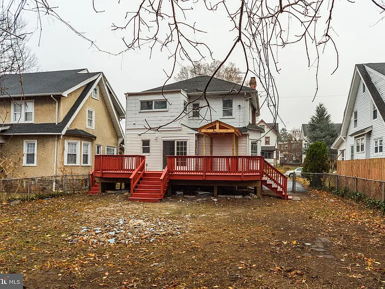 12 Montrose Ave — Photo 12