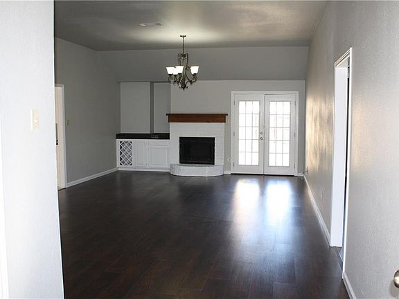 4th image of 1604 Summers Dr