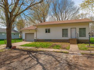 310 S 2nd St, Easton, IL