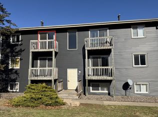 1005 39th St APT 9, Bettendorf, IA