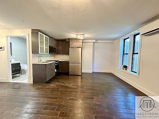 2nd image of 803 Quincy St #1L