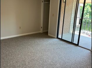 325 Campbell St #B-6, Staunton, VA 24401