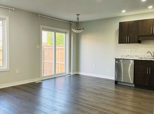 7945 Oldfield Rd #4, Niagara Falls, ON L2G0Z4