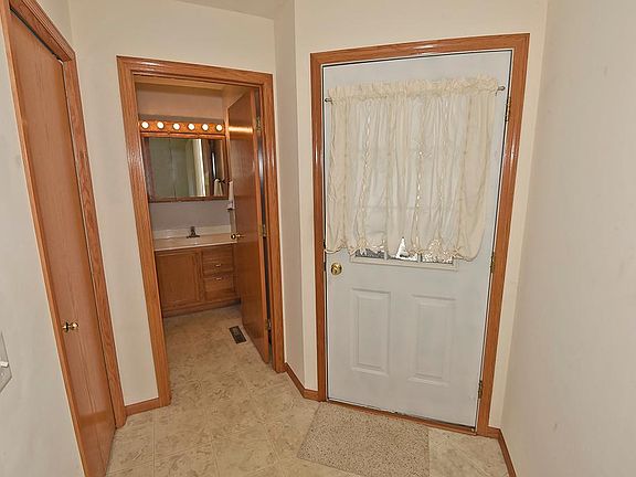 3rd image of 257 Cedar Cove Ln