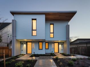 1417 May St #3, Victoria, BC V8S 1C2