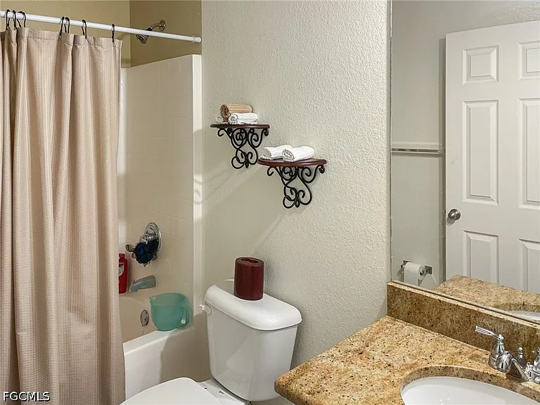 1817 SW 22nd Ln — Photo 14