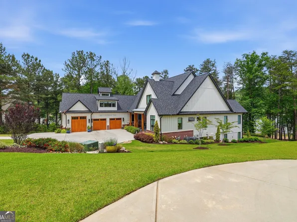 1198 N Edgewater Trl, Toccoa, GA 30577