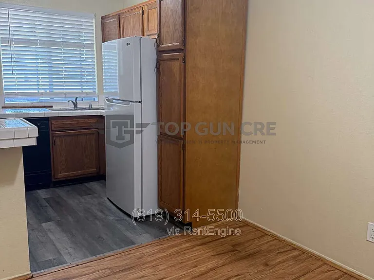 4767 34th St #6 — Photo 8