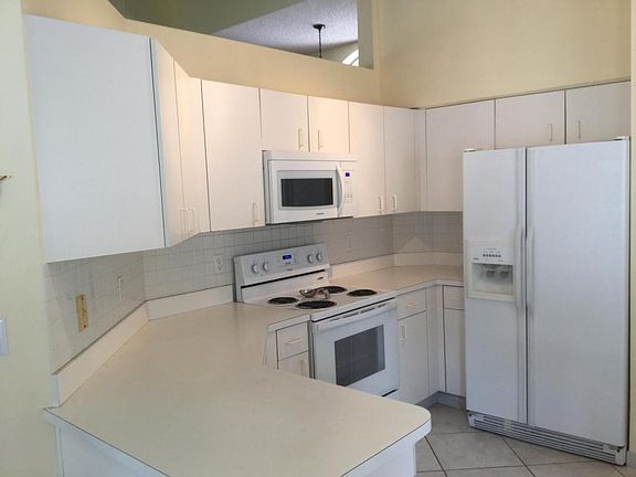 5th image of 18448 NW 9th Ct