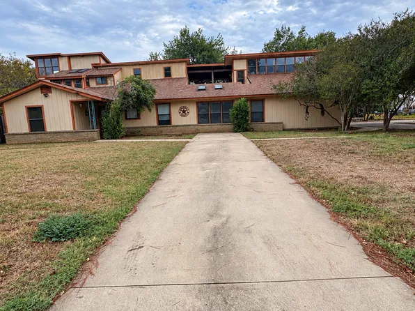 332 MARGO DR, Pearsall, TX 78061