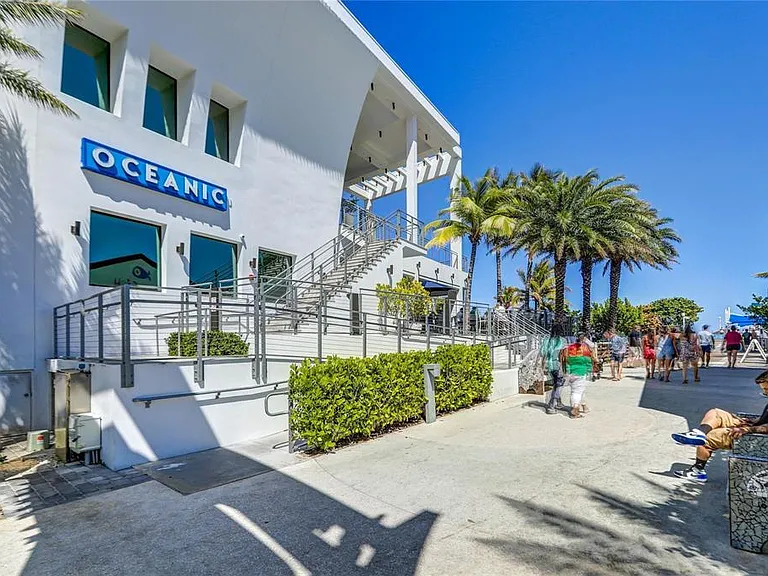 133 N Pompano Beach Blvd #108 — Photo 40