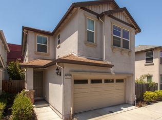 9405 Dunbar Dr, Oakland, CA 94603