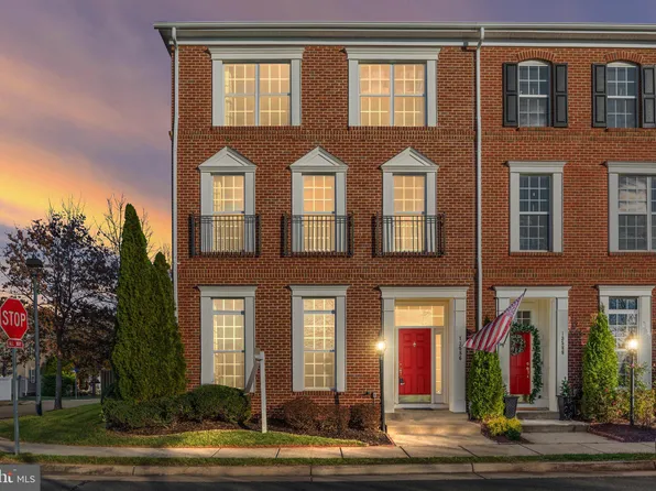 13586 Village Green Dr, Leesburg, VA 20176