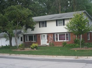 1621 Argonne Dr, Green Bay, WI 54304