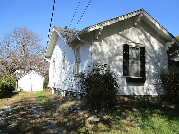 2nd image of 545 E Yerby St