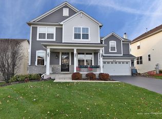 437 Valley View Dr, St Charles, IL 60175