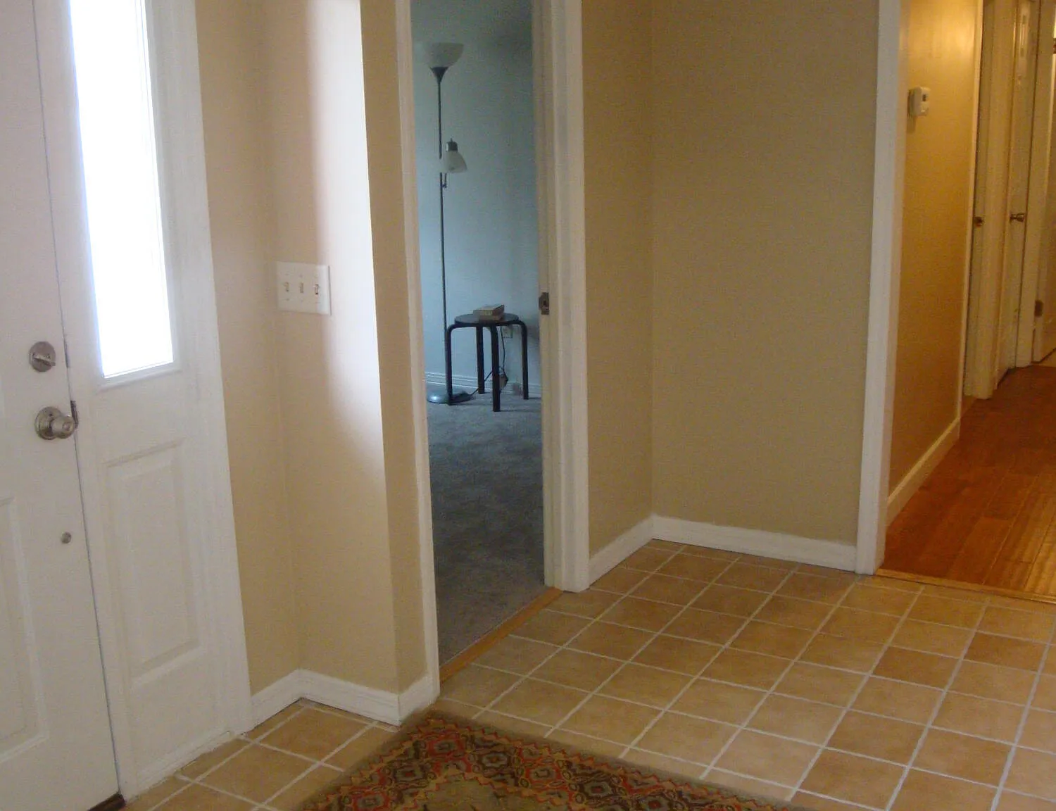 3 bed, 2.0 bath, 1404 sqft, $2,100 — Photo 2