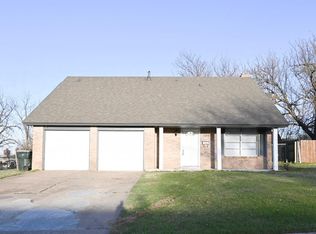 109 S 9th Street Cir, Chickasha, OK 73018