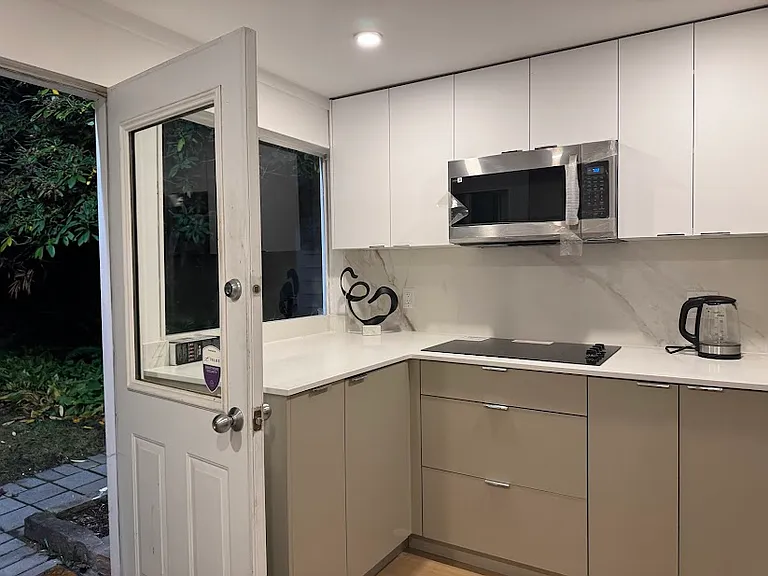 Burley Dr — Photo 8