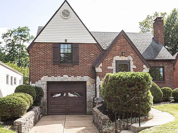 3rd image of 252 Claranna Ave