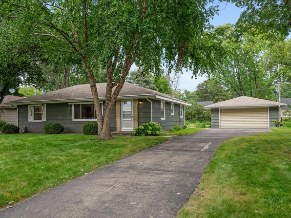 9425 Clinton Ave S, Bloomington, MN 55420