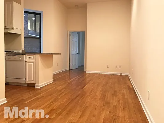 Rented by Mdrn Residential | media 17