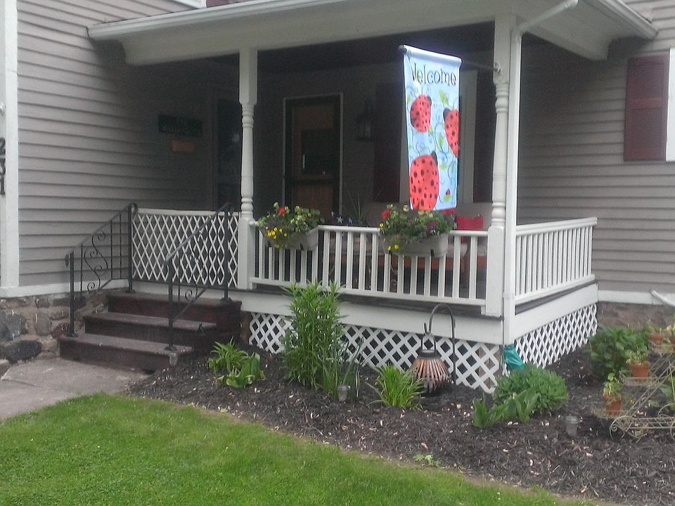 2nd image of 231 W Jackson St
