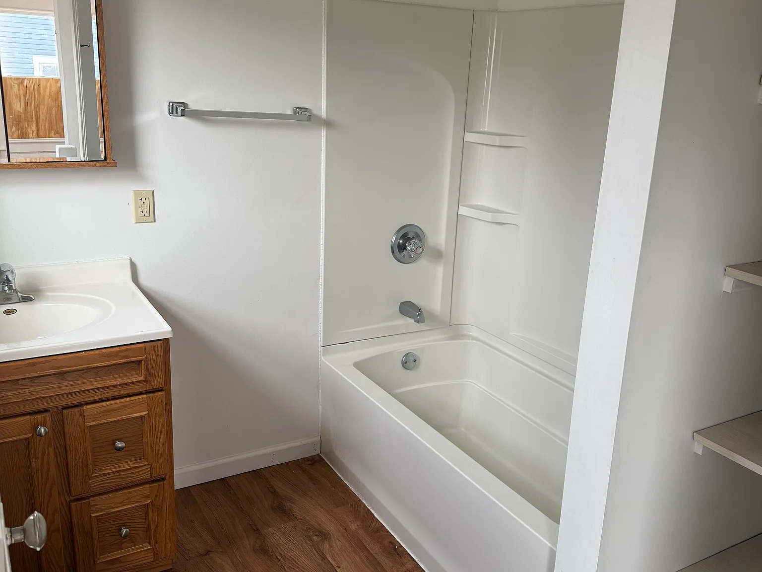 3 bed, $1,100 — Photo 4