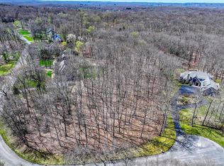 25 Canterbury Ln, Sandy Hook, CT 06482
