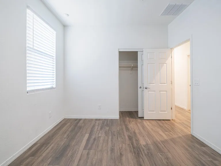 10872 W Marshall Ave — Photo 13