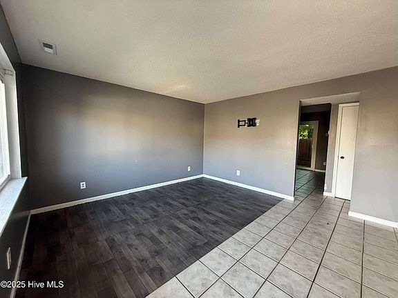 2nd image of 426 Myrtlewood Circle