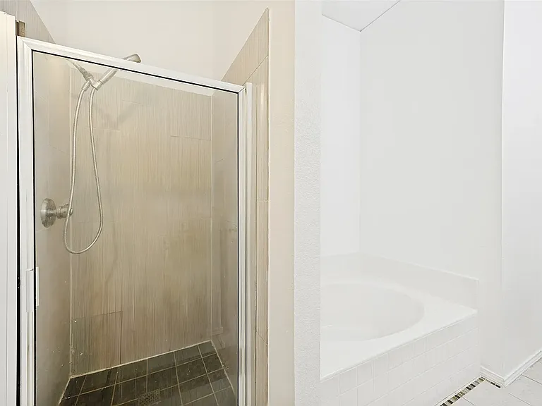 202 Trenton Dr — Photo 24