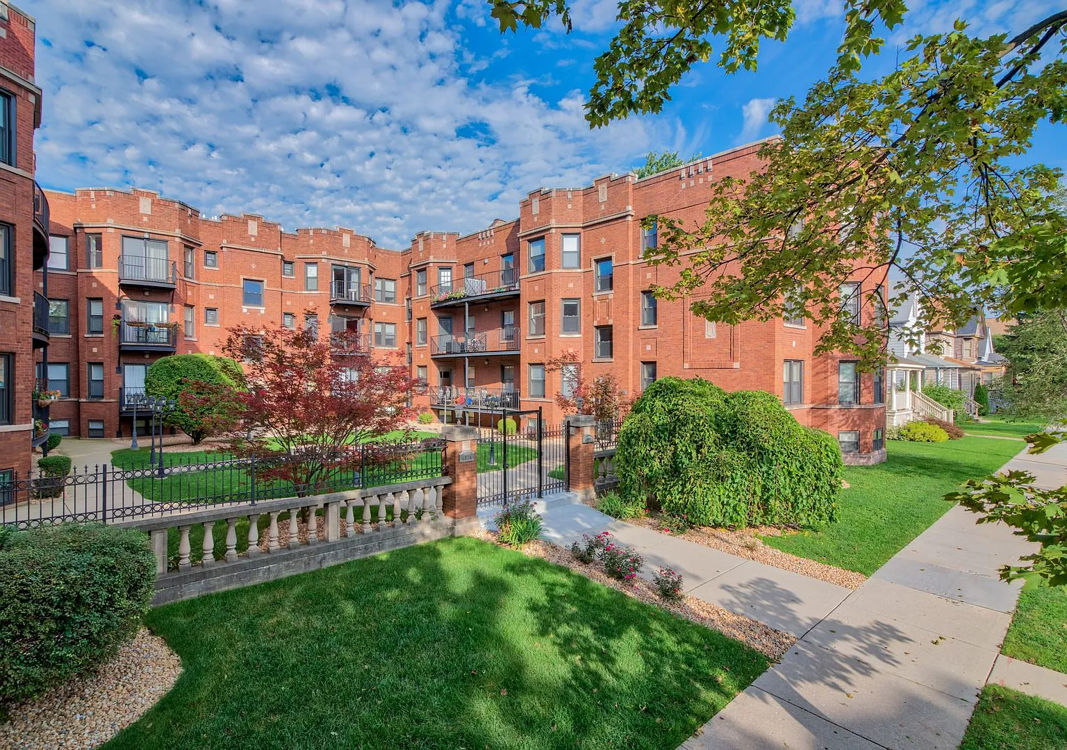 2 bed, 1200 sqft, $2,399 — Photo 1