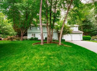 3014 Williamsburg Dr, Schenectady, NY 12303