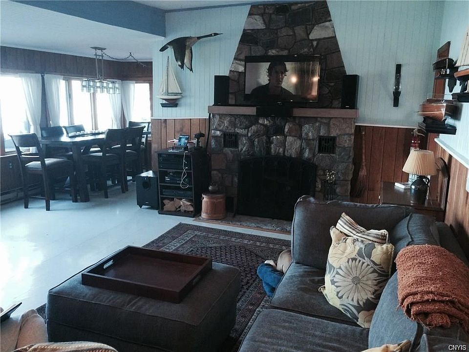 2nd image of 6489 Appletree Point Rd