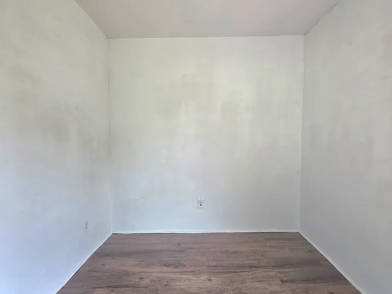 768 Glenwood Ave — Photo 6
