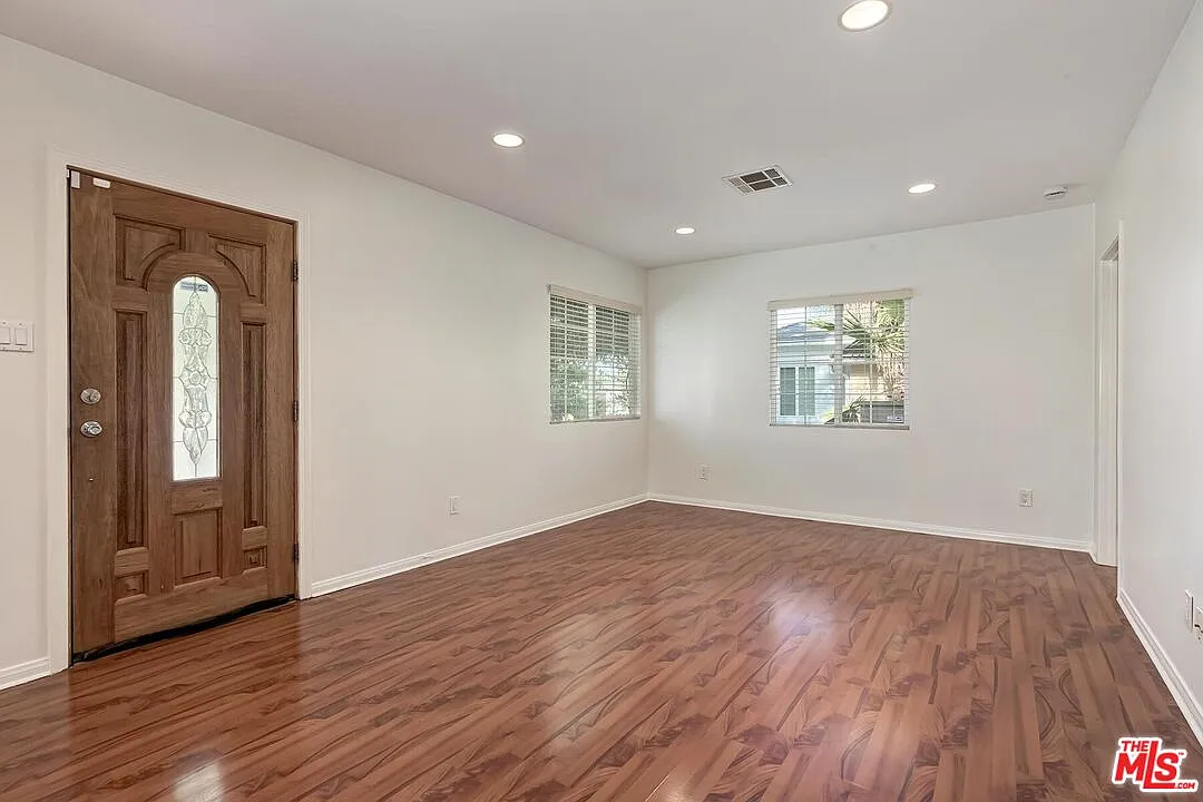 3 bed, 3.5 bath, 1968 sqft, $5,250 — Photo 4